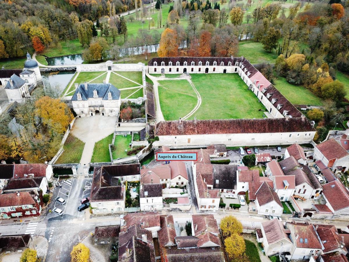 Aupres Du Chateau Tanlay Exteriör bild