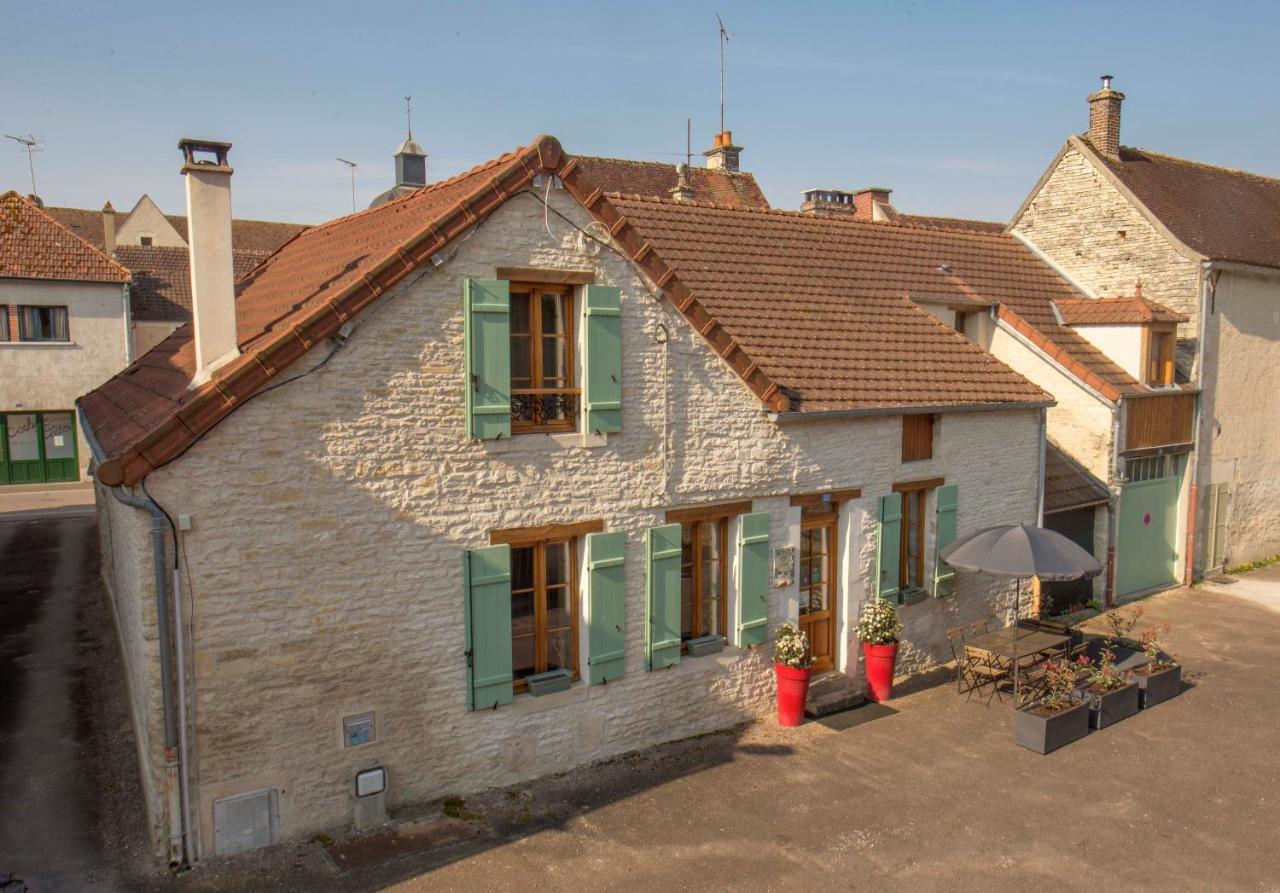 Aupres Du Chateau Tanlay Exteriör bild